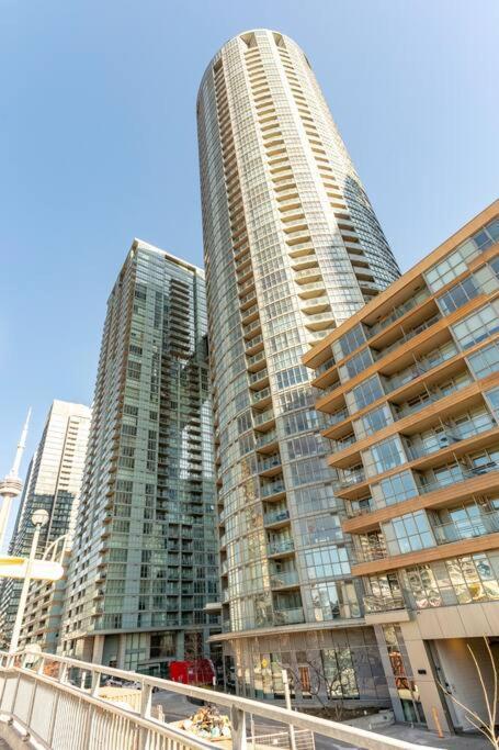 Luxury Downtown Lakeview & City View Condo โตรอนโต ภายนอก รูปภาพ