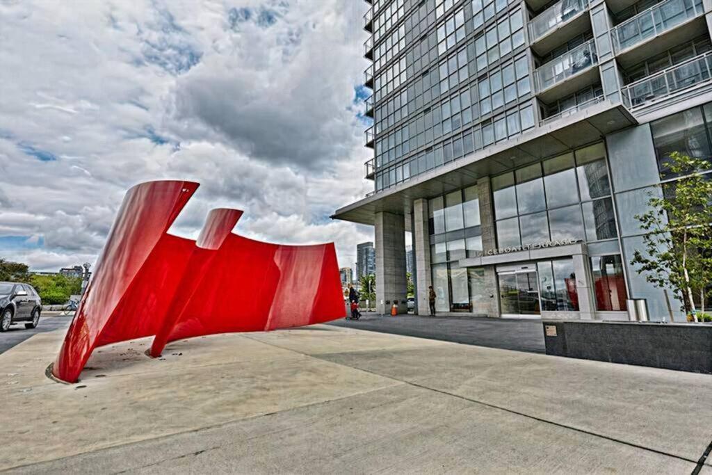 Luxury Downtown Lakeview & City View Condo โตรอนโต ภายนอก รูปภาพ
