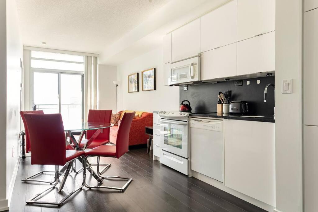 Luxury Downtown Lakeview & City View Condo โตรอนโต ภายนอก รูปภาพ